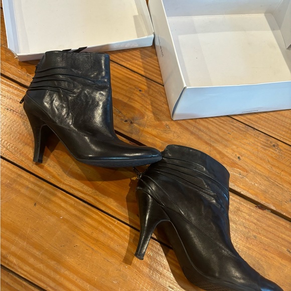 (418) NINE WEST BLACK BOOT HEELS - Picture 5 of 14